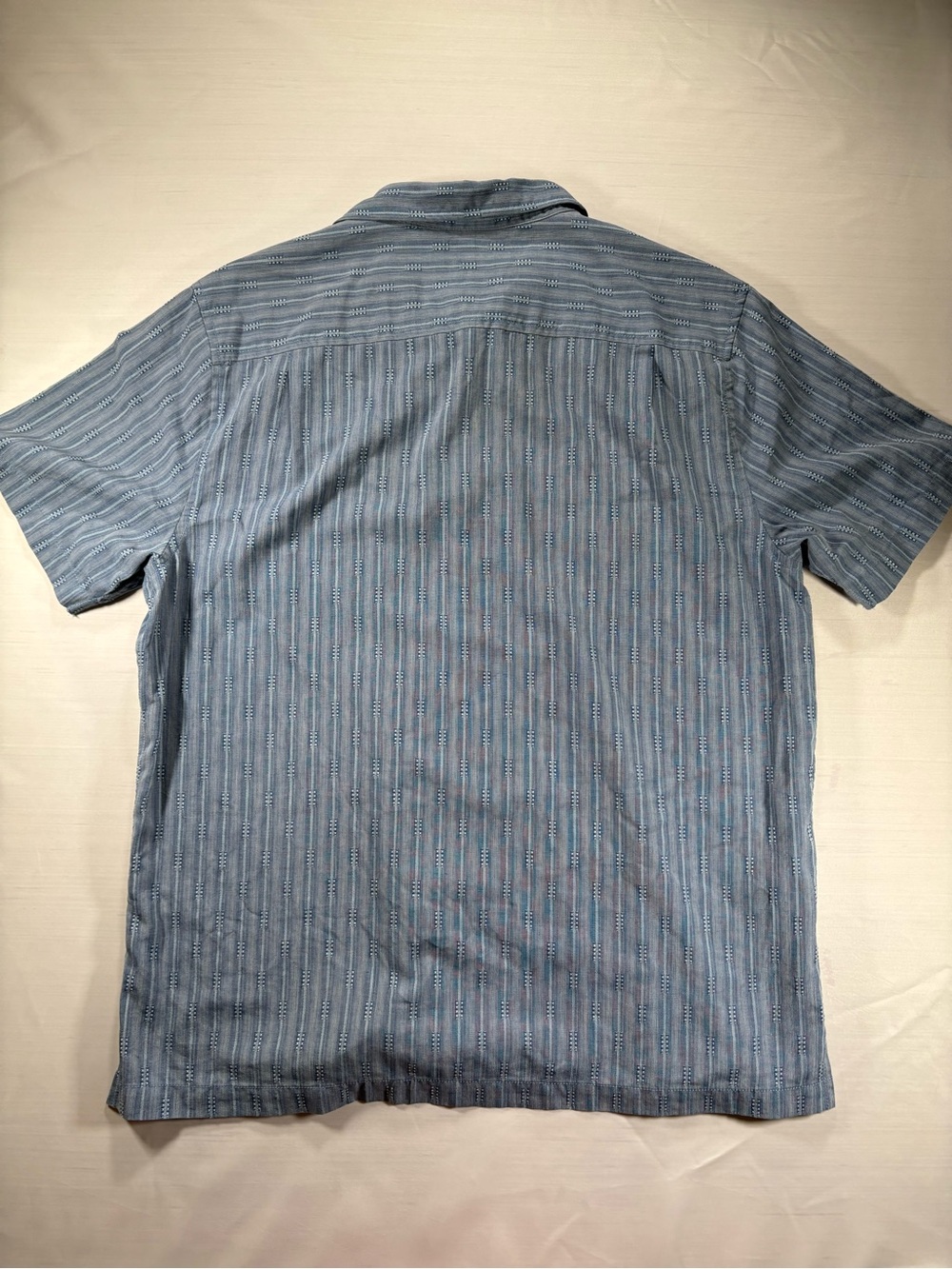 Tommy Bahama Mens L Blue Silk Blend Textured Striped Short Sleeve Shirt - Picture 3 of 8